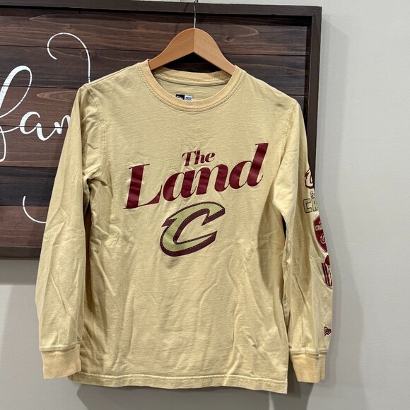 CLEVELAND CAVALIERS NEW ERA 23/22 CITY EDITION LONG SLEEVE T-SHIRT MEN'S SMALL - Picture 4 of 8